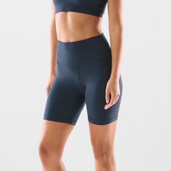 Aritzia TNA Butter Cheeky Hi-Rise 7” Navy Shorts - Picture 3 of 8